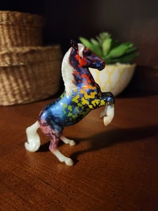 Breyer Kaleidoskop Darwin Breyerfest 2021 LE 6500 Made Lipizzaner Stablemate - Bild 1 von 5