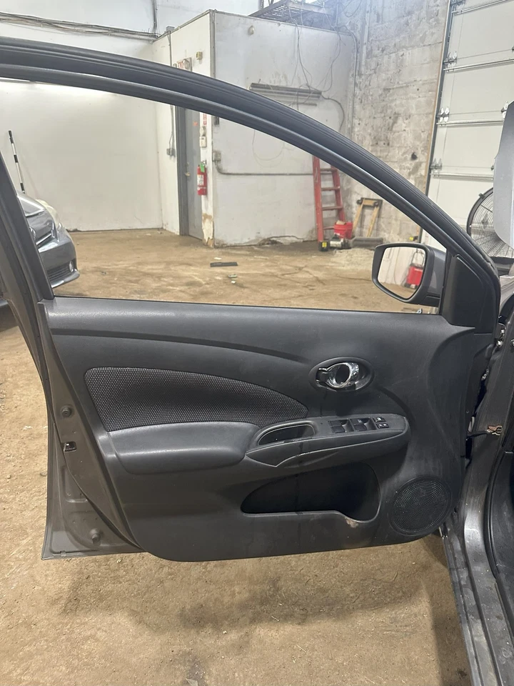 14 15 16 17 18 19 NISSAN VERSA Front Door Trim Panel Driver Side Left Foto 1 de 1