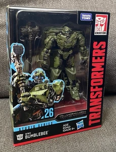 Transformers Studio Series 26 WWII BUMBLEBEE Deluxe Class Actionfigur NEU - Bild 1 von 6