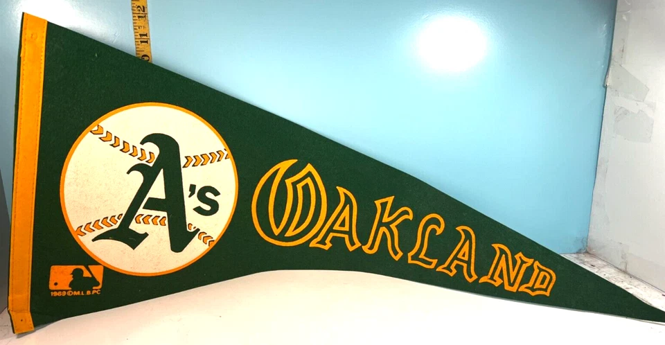 🔥1969 MLB Oakland A's Béisbol Tamaño Completo Banderín Logo Clásico ¡Bonito!🔥 Foto 1 de 4