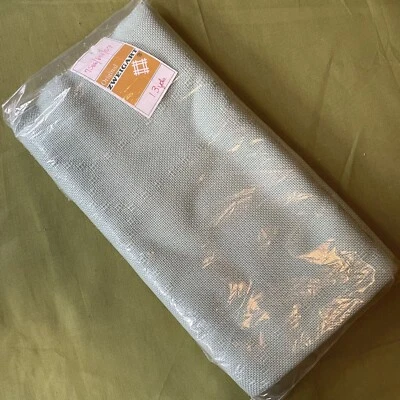 Zweigart 14 Count Blank Honeybee Afghan (7566) 48" x 57" (1.3yds) Green (601) - Image 1 of 3