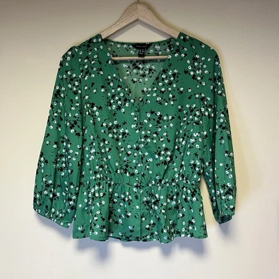 New Look Bright Green & White Floral Print Long Sleeved Peplum Blouse - UK 6 - Image 1 of 4