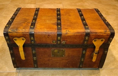 Antiguo baúl cúpula J. Terry & Co. roble país primitivo rústico mano nativa Foto 1 de 4