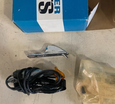 NOS 1967 1968 Chrysler Fender Turn Signal Indicator Newport New Yorker 300 - Image 1 of 2