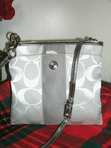 Coach No. 42253 Beautiful Medium Graphite Grey Metallic Grey Cross-body Bag! - Picture 1 of 16