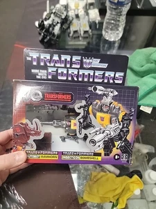 Transformers Retro 40th Anniversary G1 Insecticon Bombshell & Ramhorn Ships Fast - Picture 1 of 6