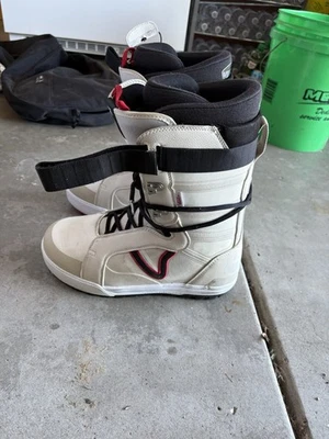 2025 Vans Snowboard boots - Image 1 of 4