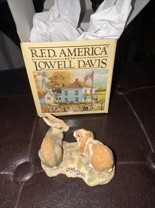 Lowell Davis "Kissin Cousins" Figurine Rabbits Schmid - Picture 1 of 3