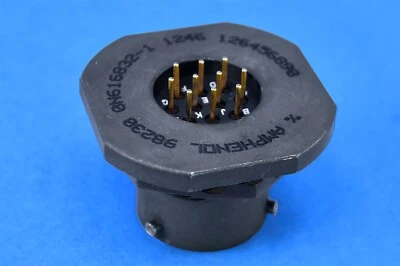 Amphenol Aerospace 10-Pin Mil-Spec Circular Connector Size 12 13A Bayonet - Image 1 of 4