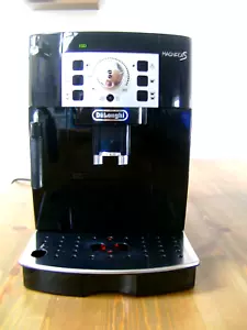 DeLonghi Magnifica S ECAM 22.110B Generalüberholt Gewährleistung 12 Monate - Bild 1 von 5