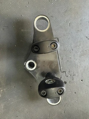 Abrazadera de barra de horquilla triple árbol superior Suzuki Intruder Volusia 800 VL800 2001-2004 Foto 1 de 4