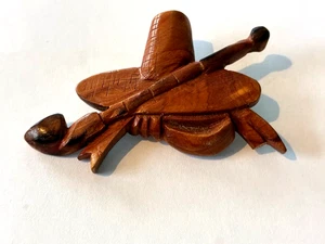 Vintage Autumn Thanksgiving Carved Wood Pilgrim Hat With Pipe Brooch Pin - Picture 1 of 3