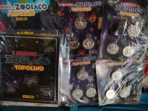 CIONDOLI DELLO ZODIACO DI TOPOLINO collezione completa + Raccogl. Panini Comics - Foto 1 di 3