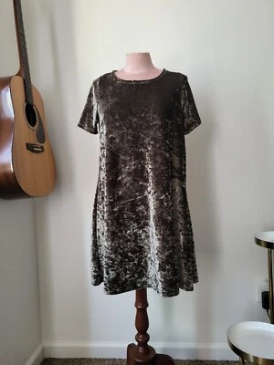 Vestido recto de terciopelo aplastado POL S verde Anthropologie Foto 1 de 4