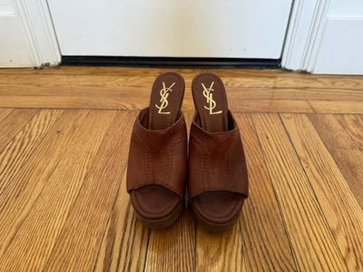 Zueco de madera de cuero marrón YVES SAINT LAURENT tacones de mula talla 36 marrón ladrillo Foto 1 de 4