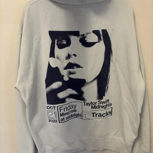 Taylor Swift Hoodie Meet me at Midnight Midnights hellblau L Tour Merch - Bild 1 von 7