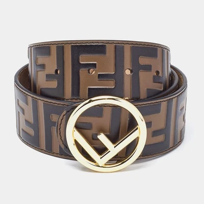 Cinturón Fendi Marrón Zucca Cuero Repujado Logo F Hebilla Redonda Talla 75 Precio de venta sugerido por el fabricante $620 Foto 1 de 4