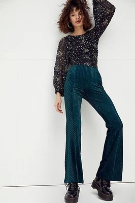 FREE PEOPLE SLIM PULL-ON VELVET FLARE PANTS IN GREEN XS - Image 1 of 3