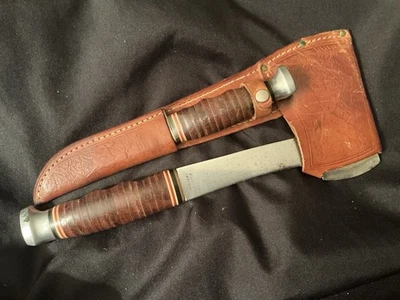 De colección KABAR EE. UU. 1232 CUCHILLO DE CAZA Y HACHA HACHA 1331 Combo Juego Doble Usado Foto 1 de 4