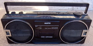 SANYO M9709 AM/FM CASSETTE STEREO BOOMBOX USED TESTED WORKING 80S - Picture 1 of 4