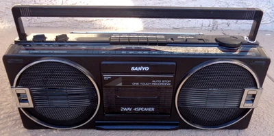 BOOMBOX ESTÉREO CASETE AM/FM SANYO M9709 USADO PROBADO FUNCIONANDO 80S Foto 1 de 4