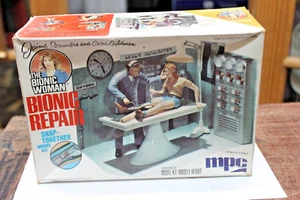1976 MPC UNASSEMBLED MODEL KIT THE BIONIC WOMAN BIONIC REPAIR IN BOX 1-0610 CLEA - Picture 1 of 8