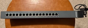 NETGEAR ProSAFE 16-Port Managed Gigabit Switch GSS116E with mounting bracket - Picture 1 of 5