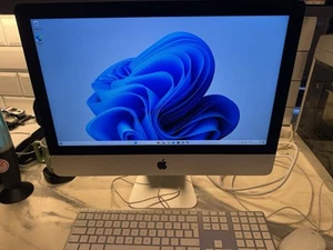 Apple iMac 2.7 GHz Core i5 (I5-4570R) running WINDOWS 11 with Keyboard & Mouse - Afbeelding 1 van 14