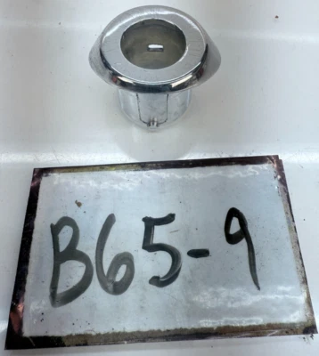 Moldura de botão de porta Ford Thunderbird 1961 - 1963 fabricante de equipamento original 19369 B65-9 - Imagem 1 de 4