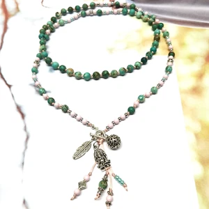 Boho Kette Perlen / Halskette mit Anhängern Türkis Grün & Rosa geknotet Howlith - Bild 1 von 11