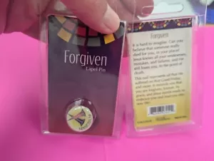 FORGIVEN Poem Wallet Prayer Card & 3 NAIL FORGIVEN Lapel Pin - NEW IN PACKAGE - Picture 1 of 1