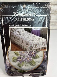 NEU WONDERART 6 GESTEMPELTE KREUZSTICH VIOLETT 17" X 17" QUILT BLÖCKE KIT - Bild 1 von 5