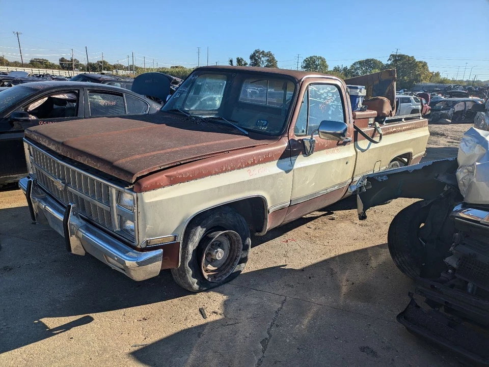 Engine 8-350 5.7L VIN M 8th Digit Fits 75-85 CHEVROLET 10 PICKUP 570320 - Image 1 of 4