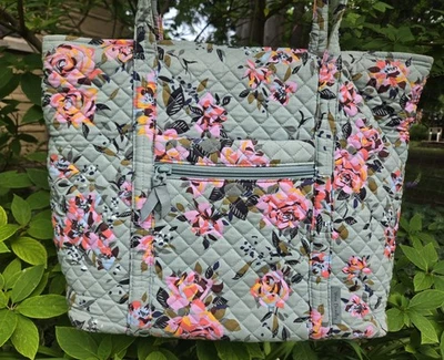 Nuevo sin etiquetas Bolso Vera Bradley Grande Icónico Vera en Patrón Rosey Outlook  Foto 1 de 4