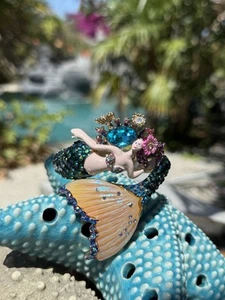 Betsey Johnson Mermaid Hinged Bangle Cuff Blue Iridescent Crystals NWT - Picture 1 of 3