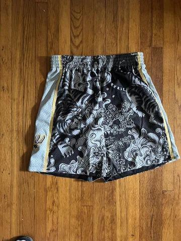 BRAND NEW Mitchell & Ness San Antonio Spurs Lunar Men’s Shorts L Cover