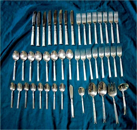 Oneida Heirloom Silver Rose Sterling Silver Flatware for 8 / 46 pc. 1602gr Cover