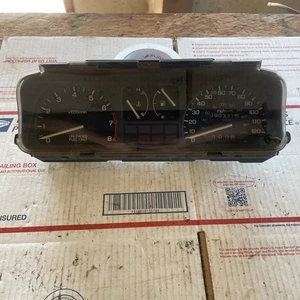 88-89 Honda Civic 4SDN SPEEDOMETER GAUGE CLUSTER W/tach STD. 90K - Picture 1 of 10