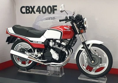 Aoshima 1/12 Scale 11158-4200 - Honda CBX 400F Motorcycle - Met. Red - Image 1 of 4