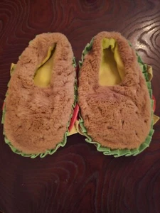 Foodie Cheeseburger Hamburger Kids Slippers, Size 6 - Picture 1 of 2