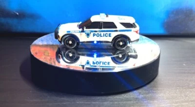 1/64 Greenlight NJ/NY Port Authority Ford Explorer With Led Lights - Image 1 of 4