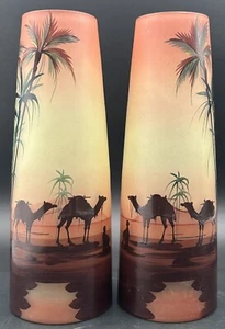 Jarrones de vidrio vintage de arte checo pintado silueta egipcia camel Hosch o Palda - Imagen 1 de 14