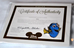 Prendedor y certificado de autenticidad Dory Finding Nemo Disney Movie Club 2016 - Imagen 1 de 4