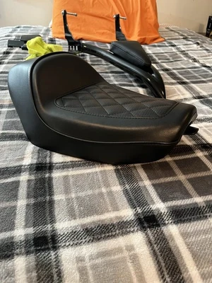 Harley Sportster 1200 asiento individual cuero negro. Se adapta a (2003-2023) 1200 Foto 1 de 3