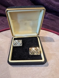 Stylish Boxed Pair of "Gold Star Embellished" Cufflinks by Manhattan-Windsor VGC - Picture 1 of 10