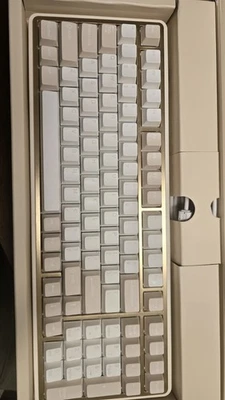 Teclado mecánico Minilo Varmilo Pro 98% Foto 1 de 4