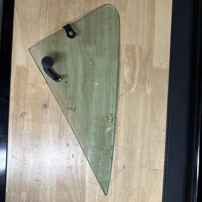 1994 - 1996 Dodge Ram Van Left Vent Window w/ Latch B1500 B2500 B3500 B150 B250 - Image 1 of 4