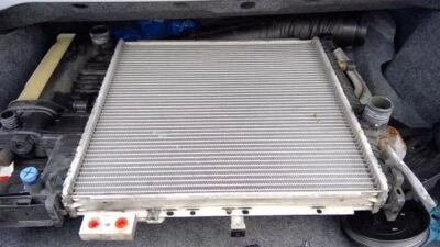 Radiador compatível com 91-99 BMW 318i 460136 - Imagem 1 de 4