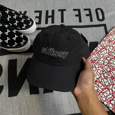 Gorra reflectante de nailon negra Stussy Foto 1 de 4