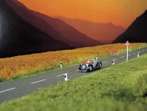 Busch 6033 HO Scale Asphalt Country Road - 39-3/8 x 2-5/8" White Line Markings - Picture 1 of 1
